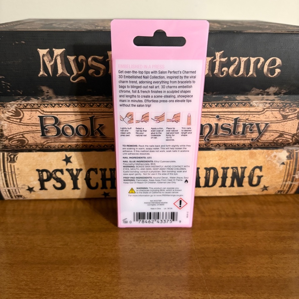 NEW Charmed 3D Embellished Nails - Picture 3 of 4